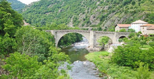 Brücke Eyrieux-Tal